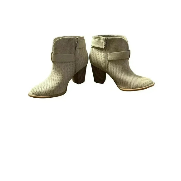 Womens Beige Size 10 Ankle Boots Heel Faux Suede Zip Good‎ Condition Just Fab - Picture 1 of 16